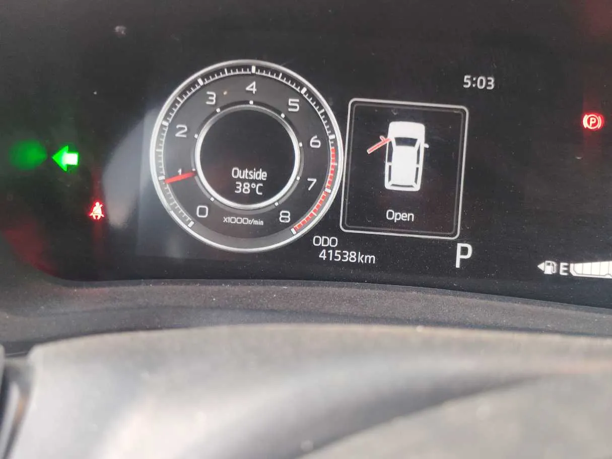 Car image 18