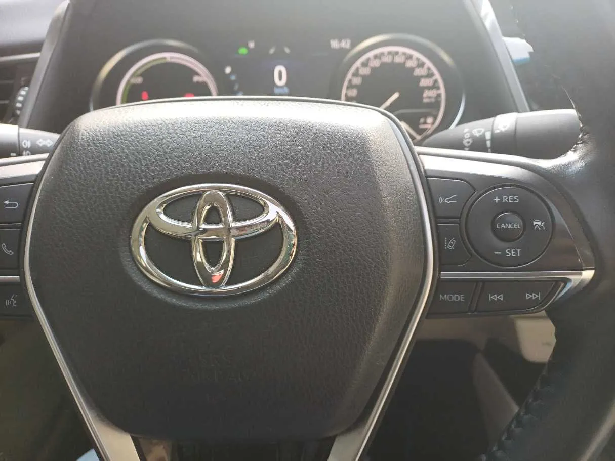 Car image 21