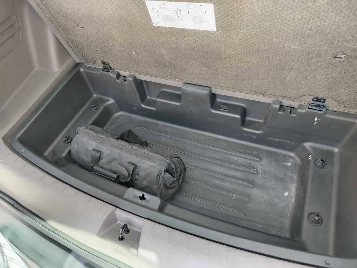 Car image 40