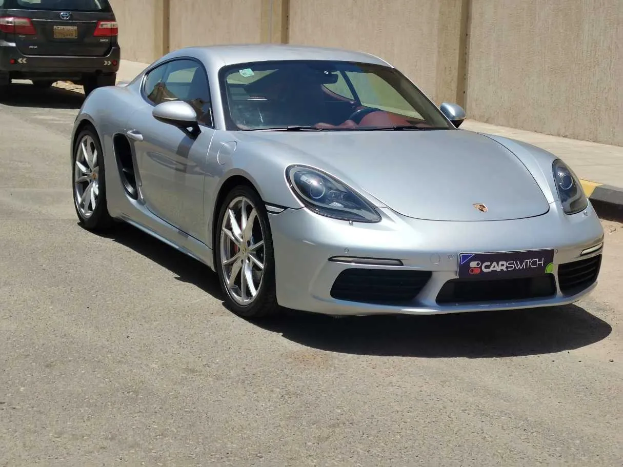 Car image 3