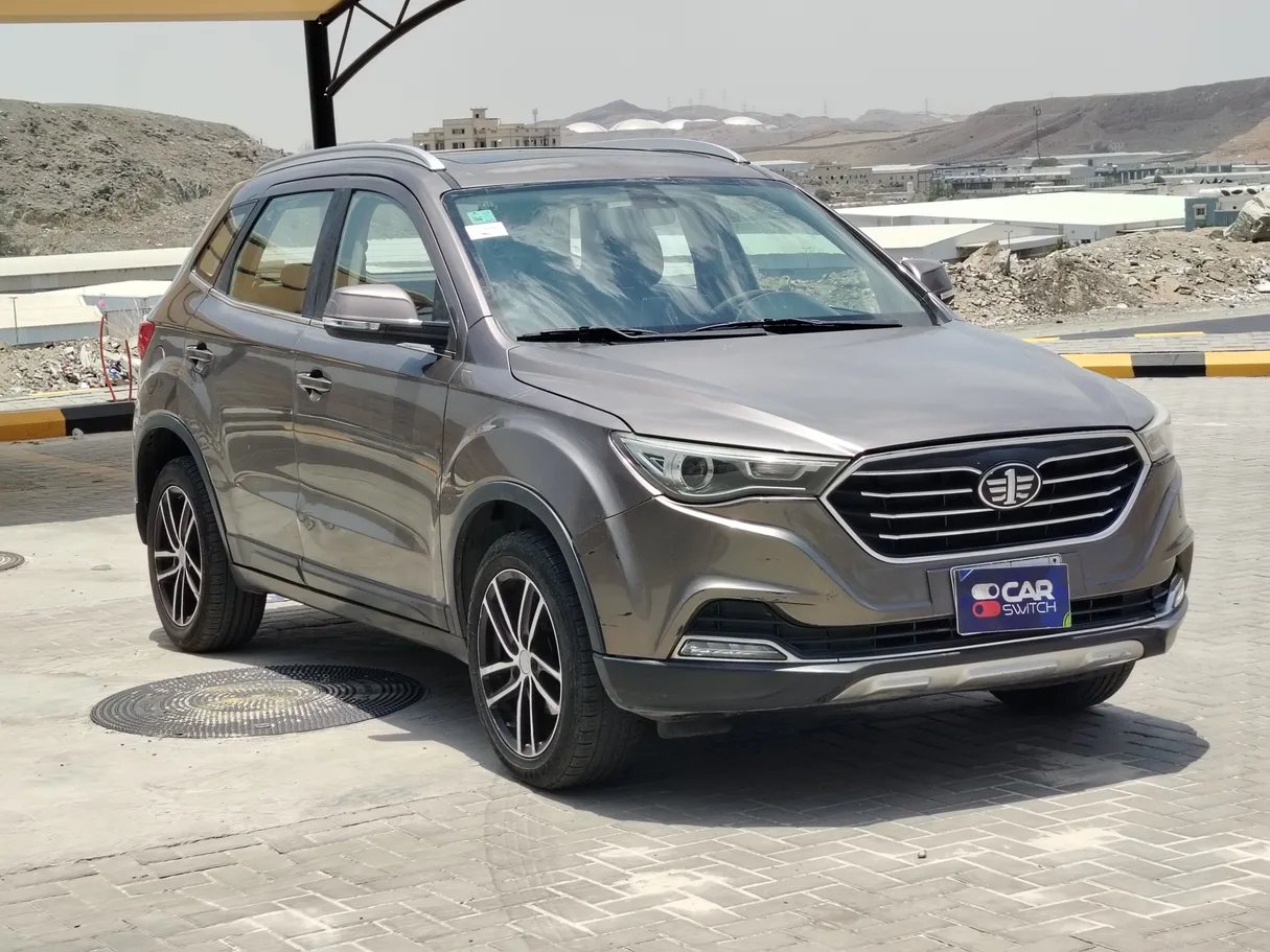 Car image 3