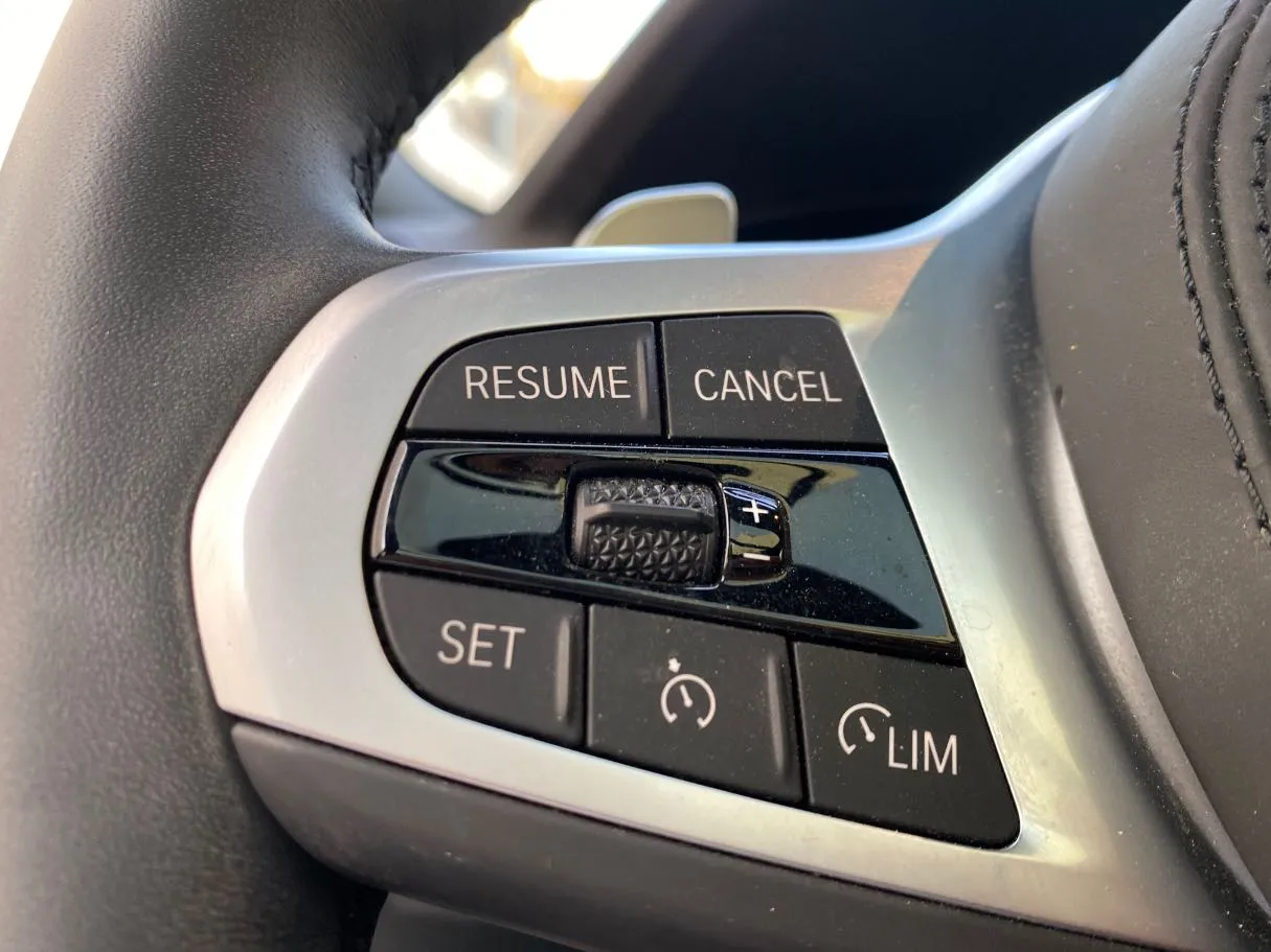 Car image 32