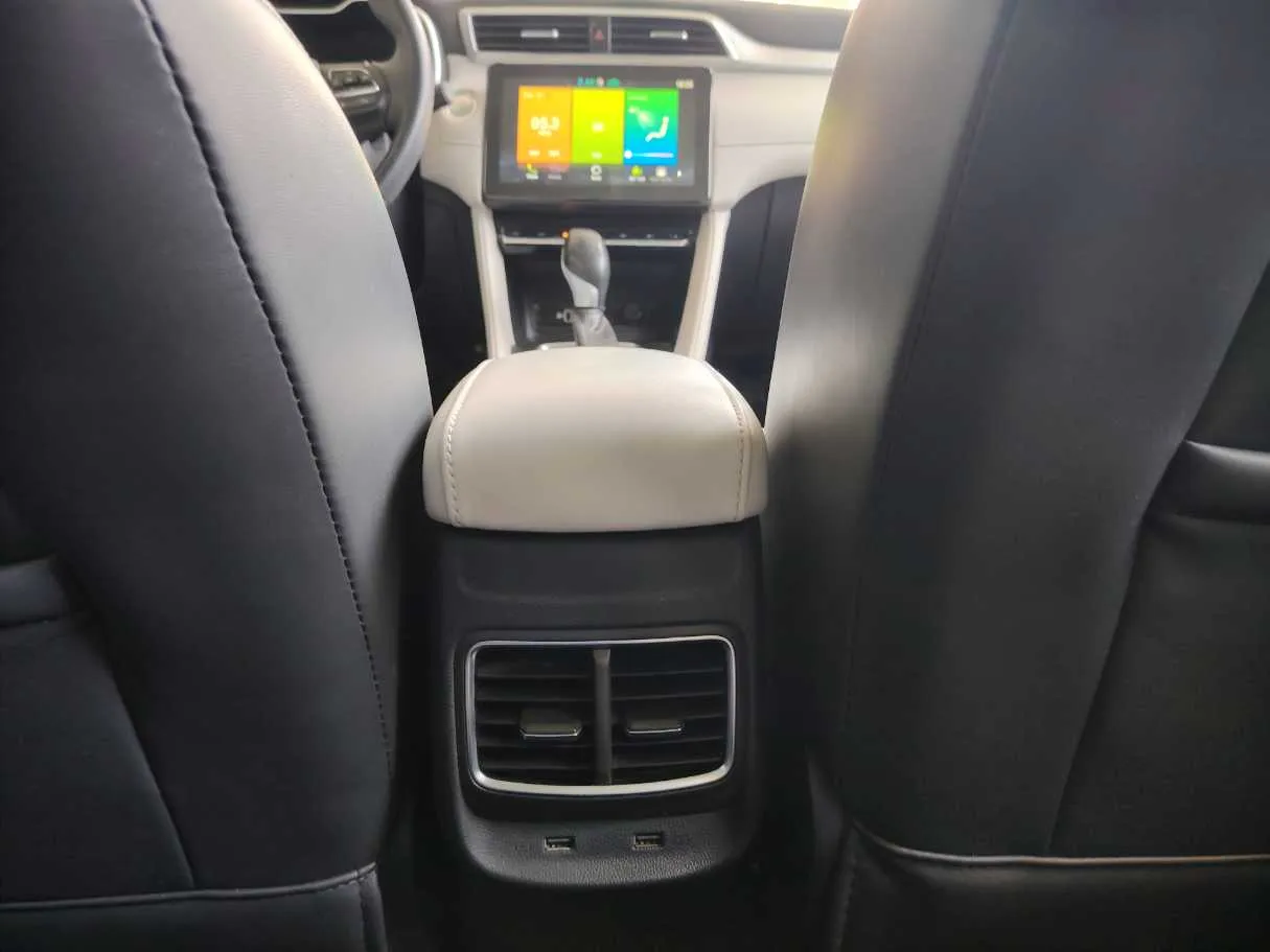 Car image 31