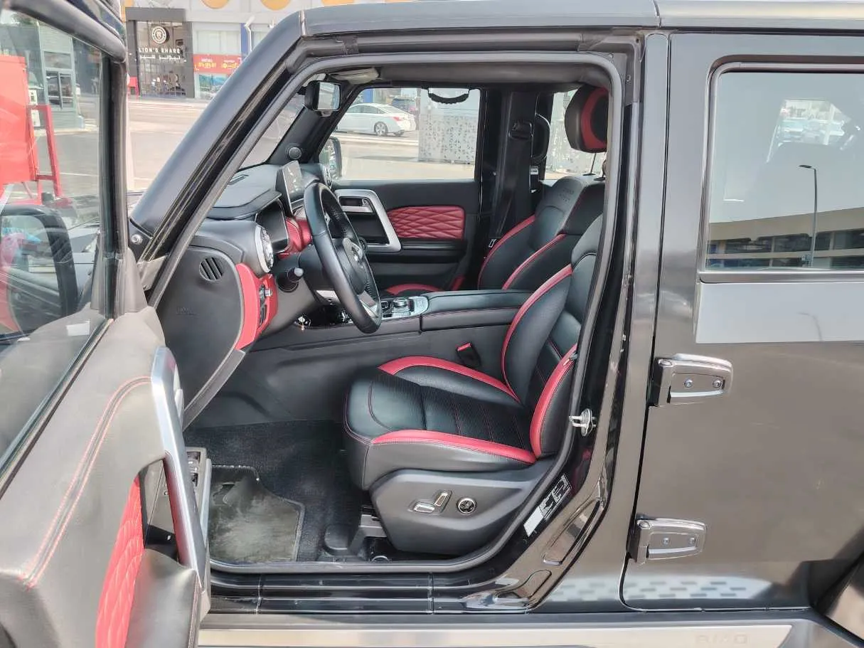 Car image 13