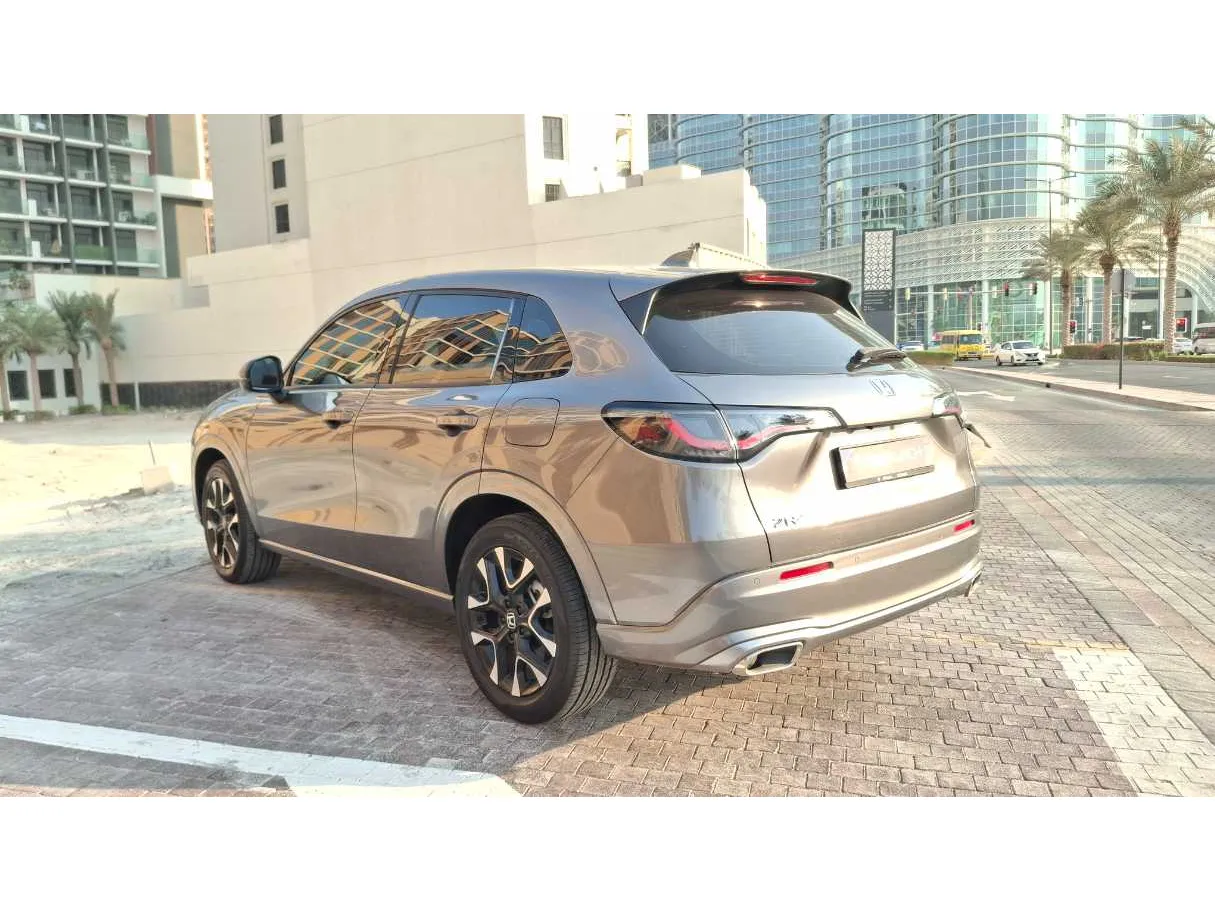Car image 7