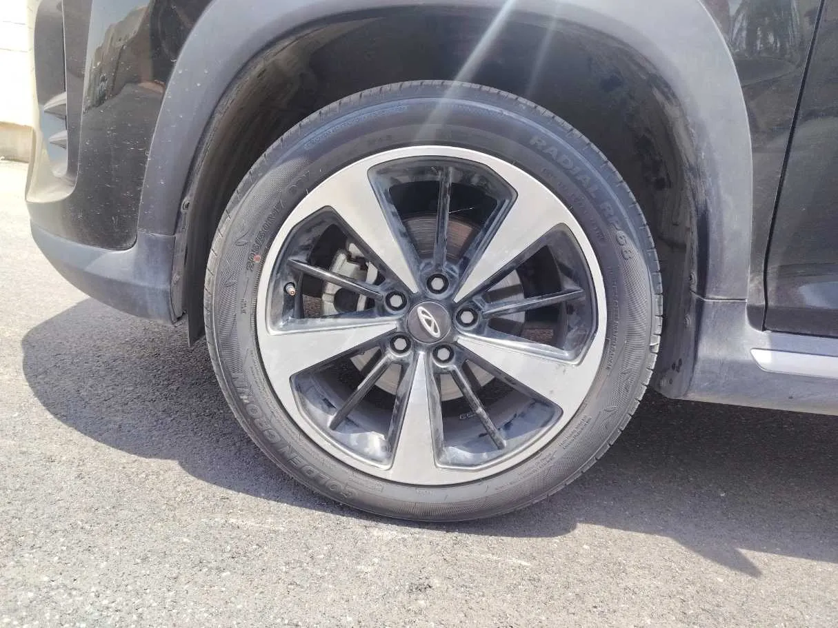 Car image 10