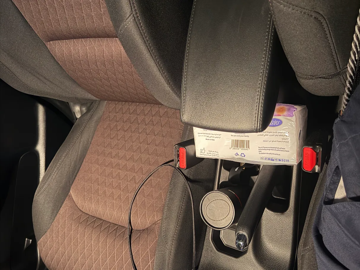 Car image 12