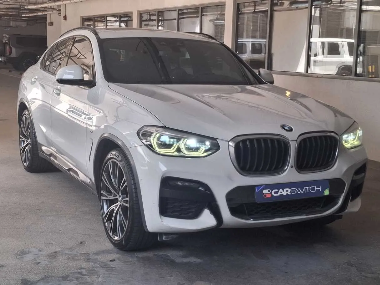 Car image 4