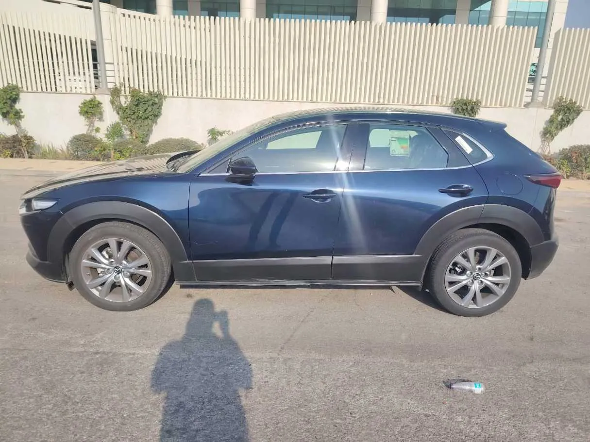 Car image 8