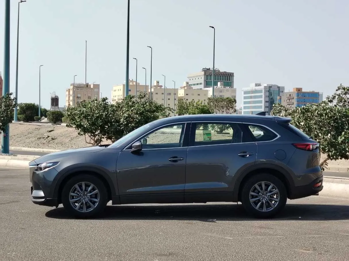 Car image 9