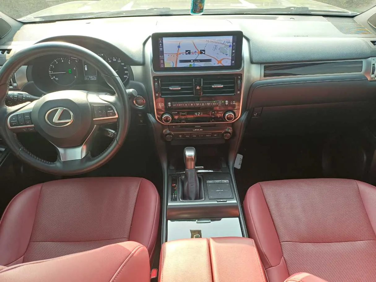 Car image 15