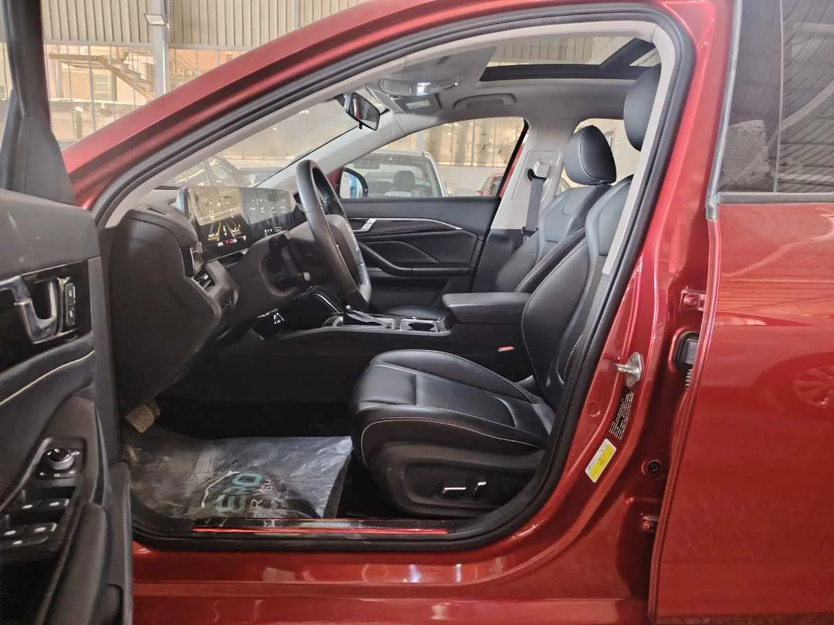 Car image 13