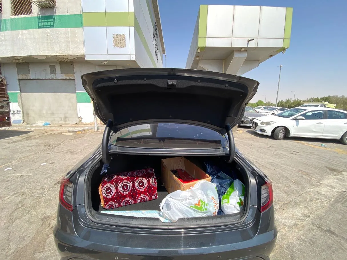 Car image 20