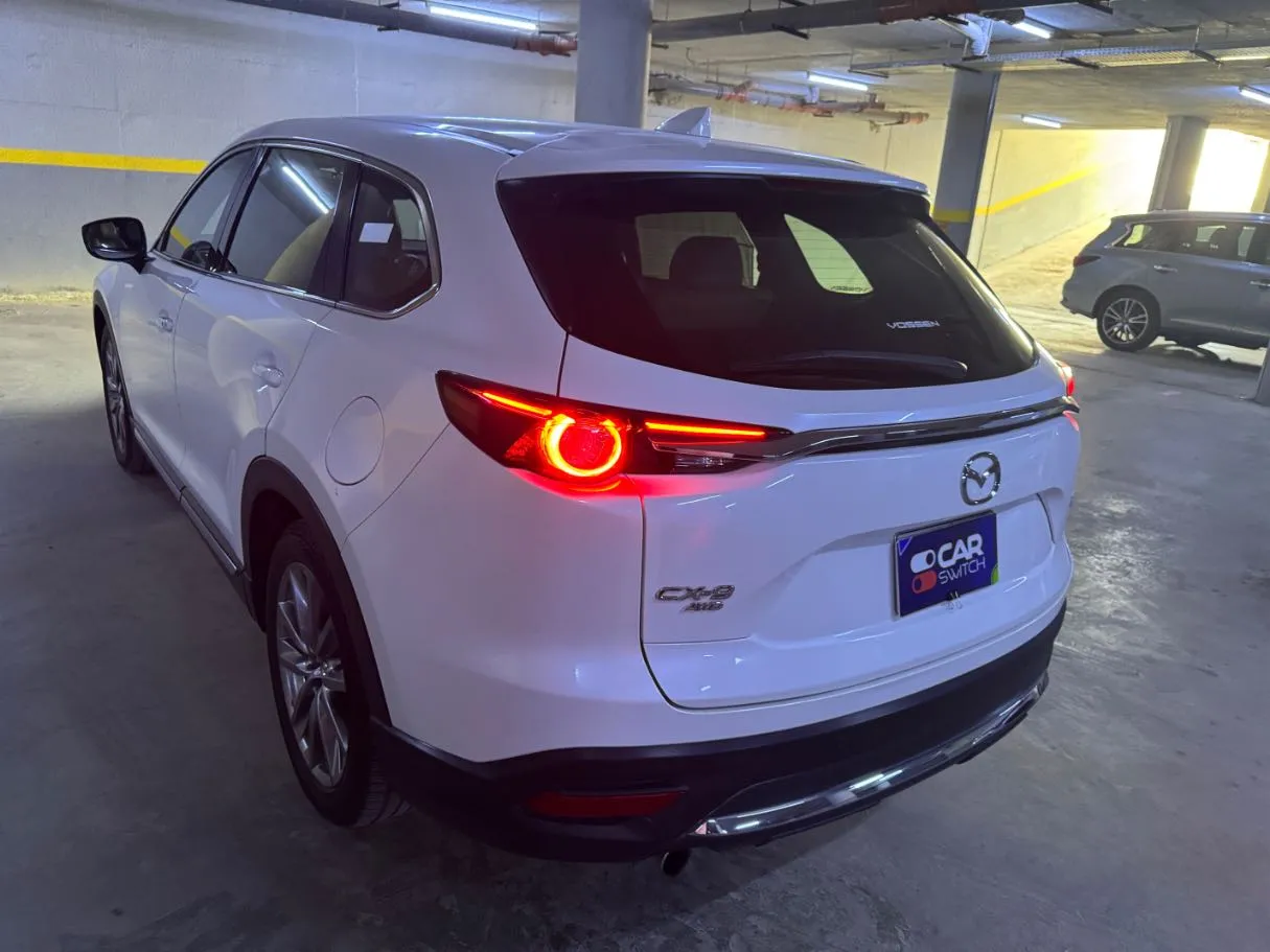 Car image 7