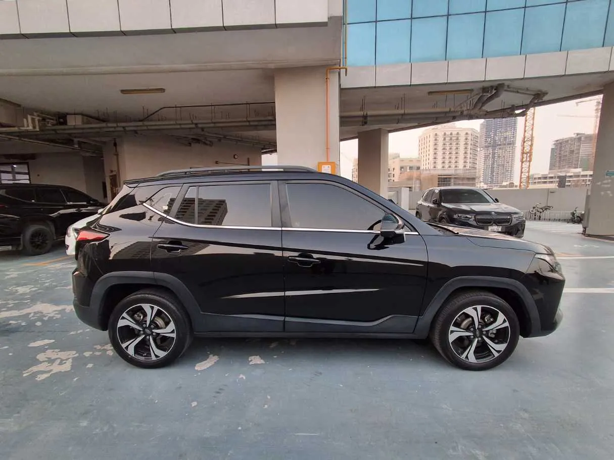 Car image 8