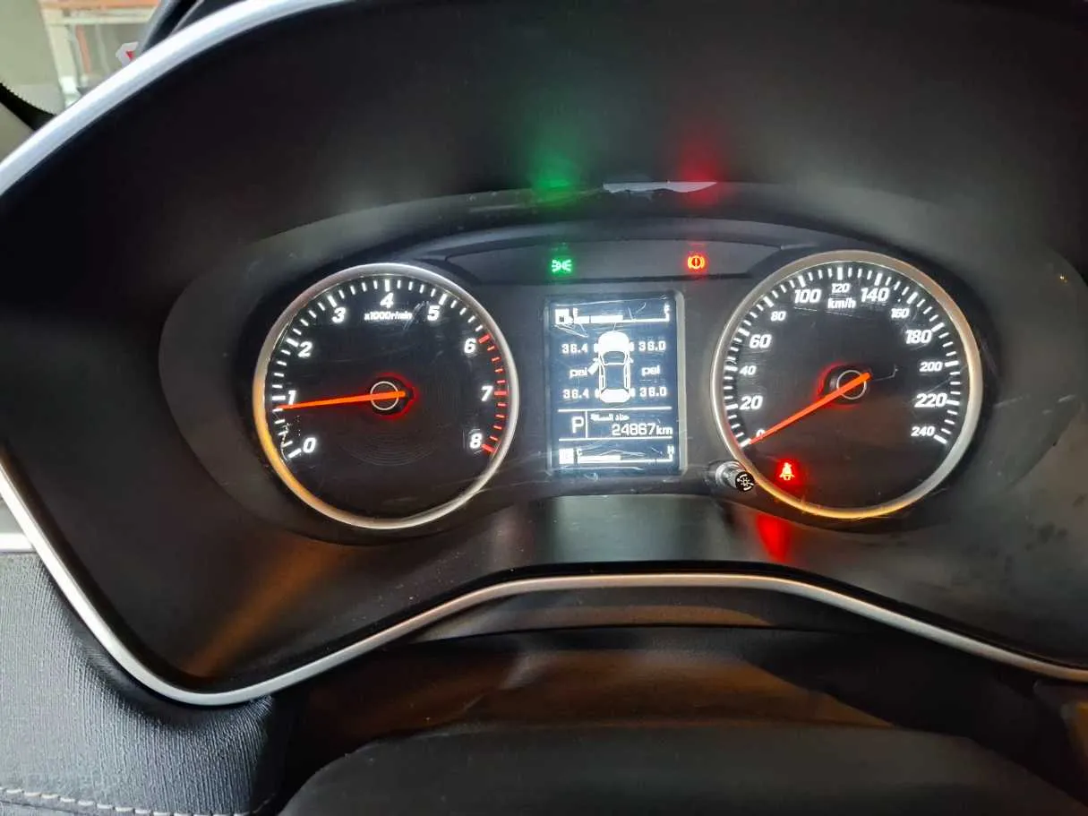 Car image 18