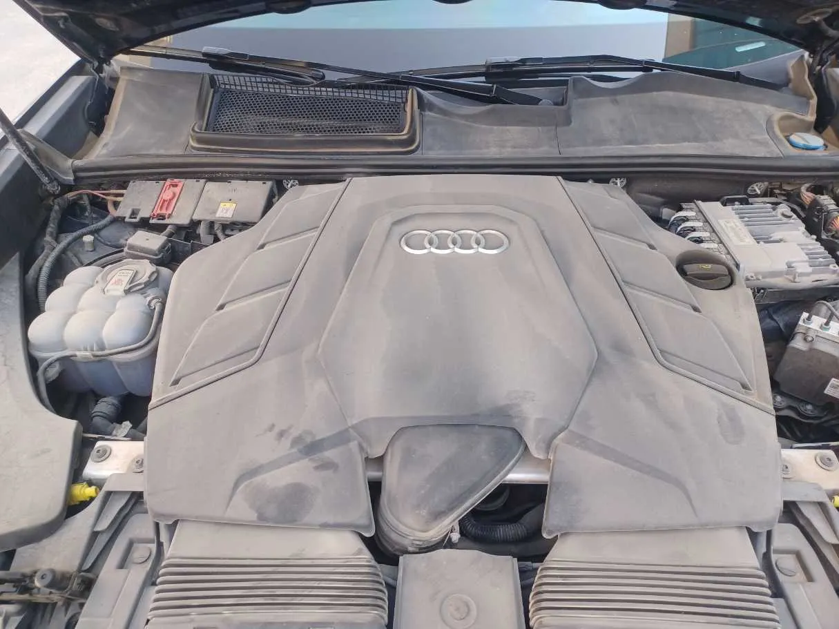 Car image 25
