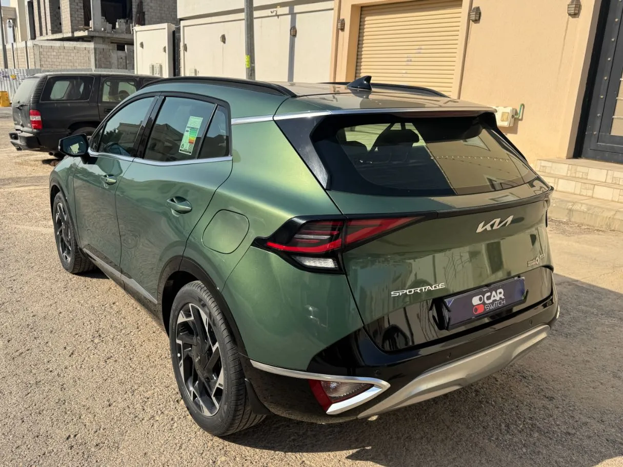 Car image 6
