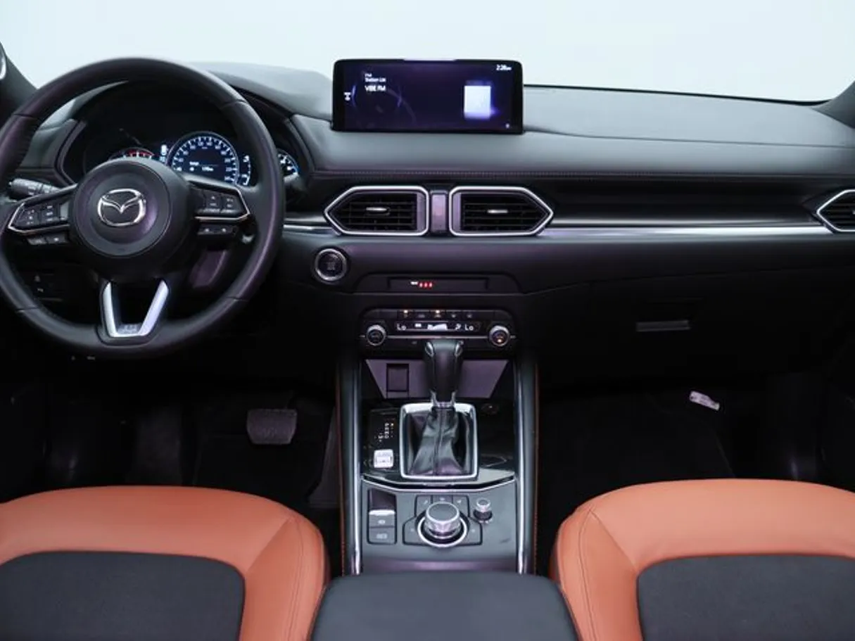 Car image 14
