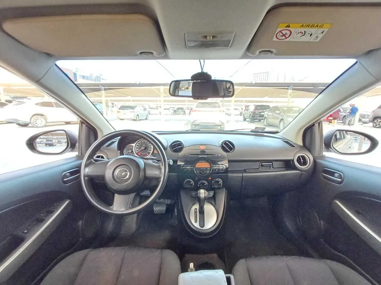 Car image 14