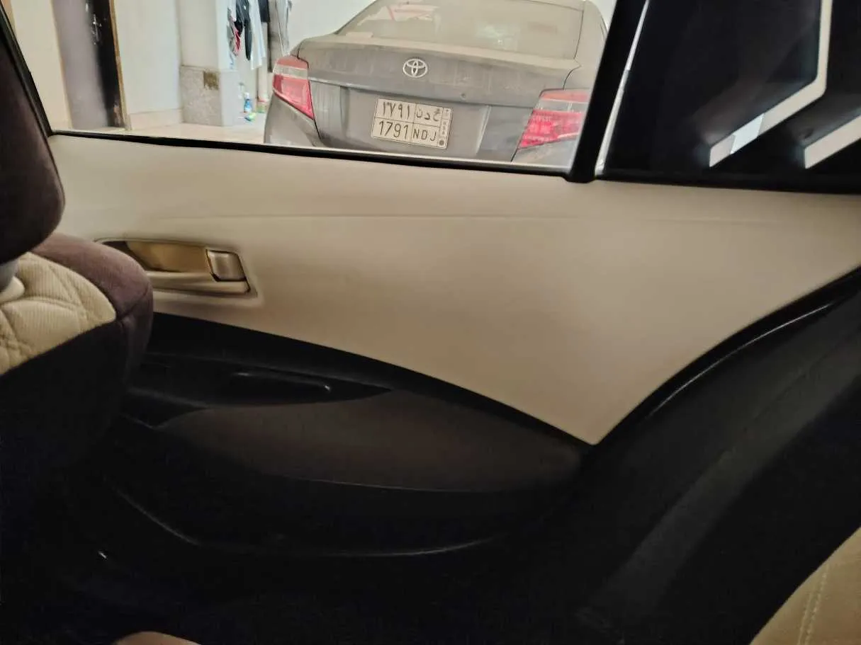 Car image 43