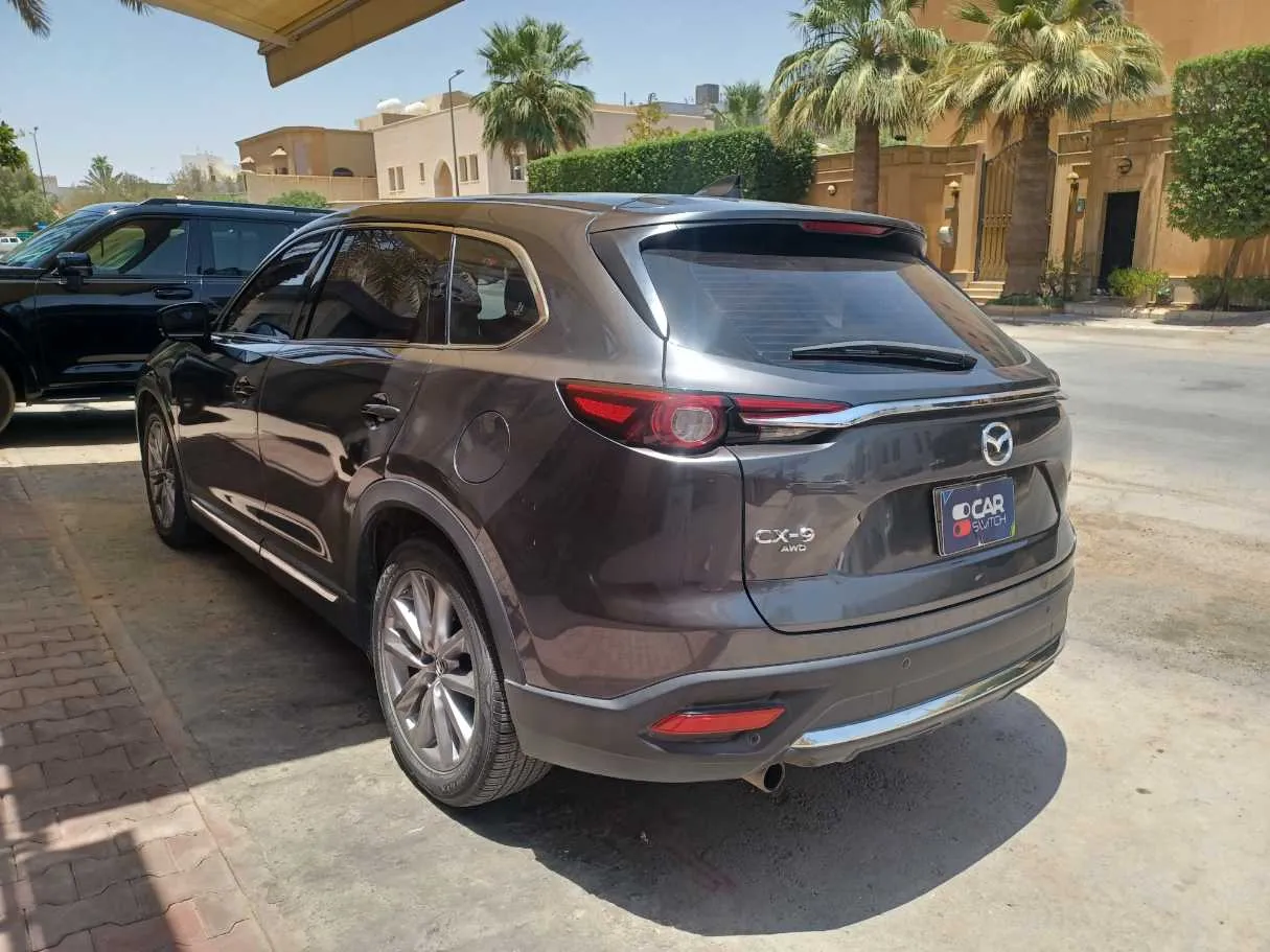 Car image 7