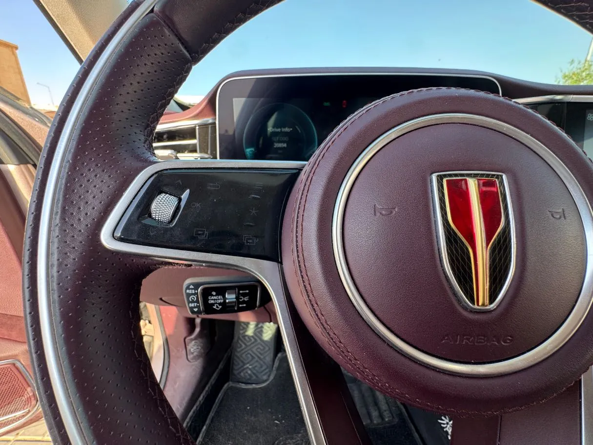 Car image 19