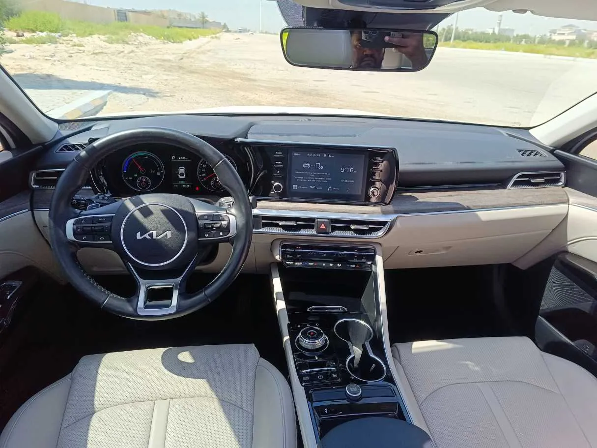 Car image 21