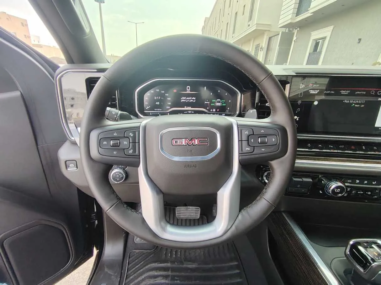 Car image 18