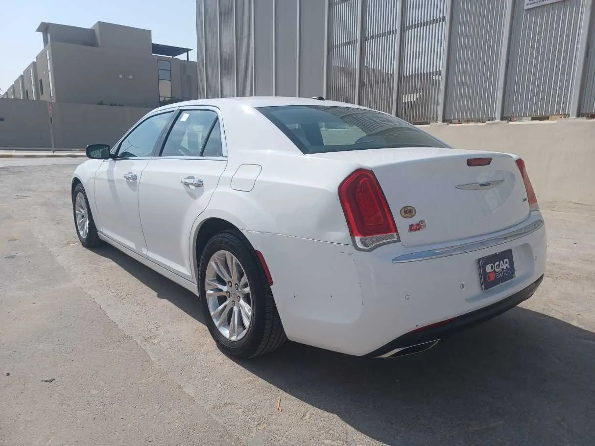 Car image 7