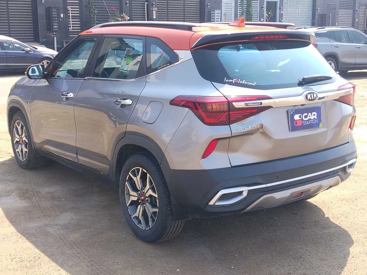 Car image 7