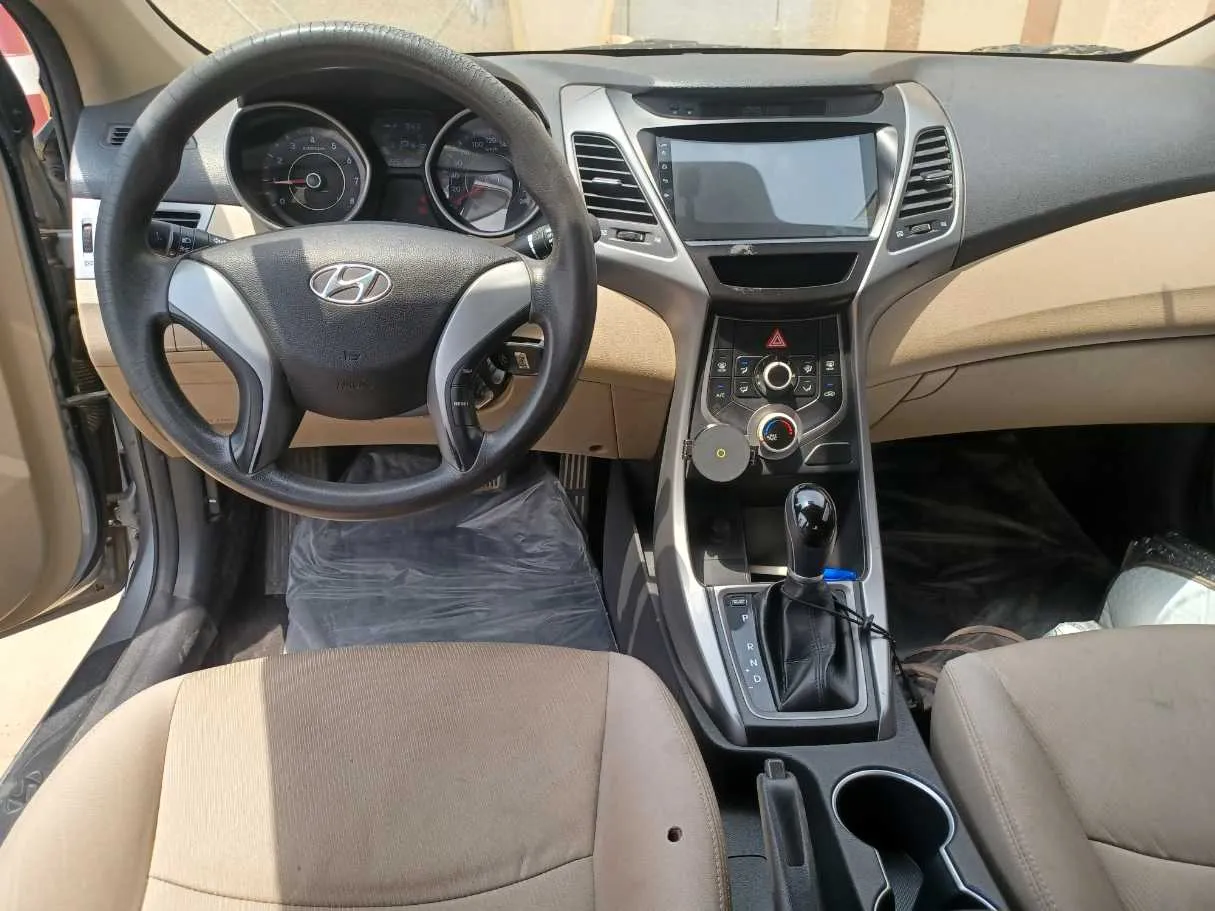 Car image 16