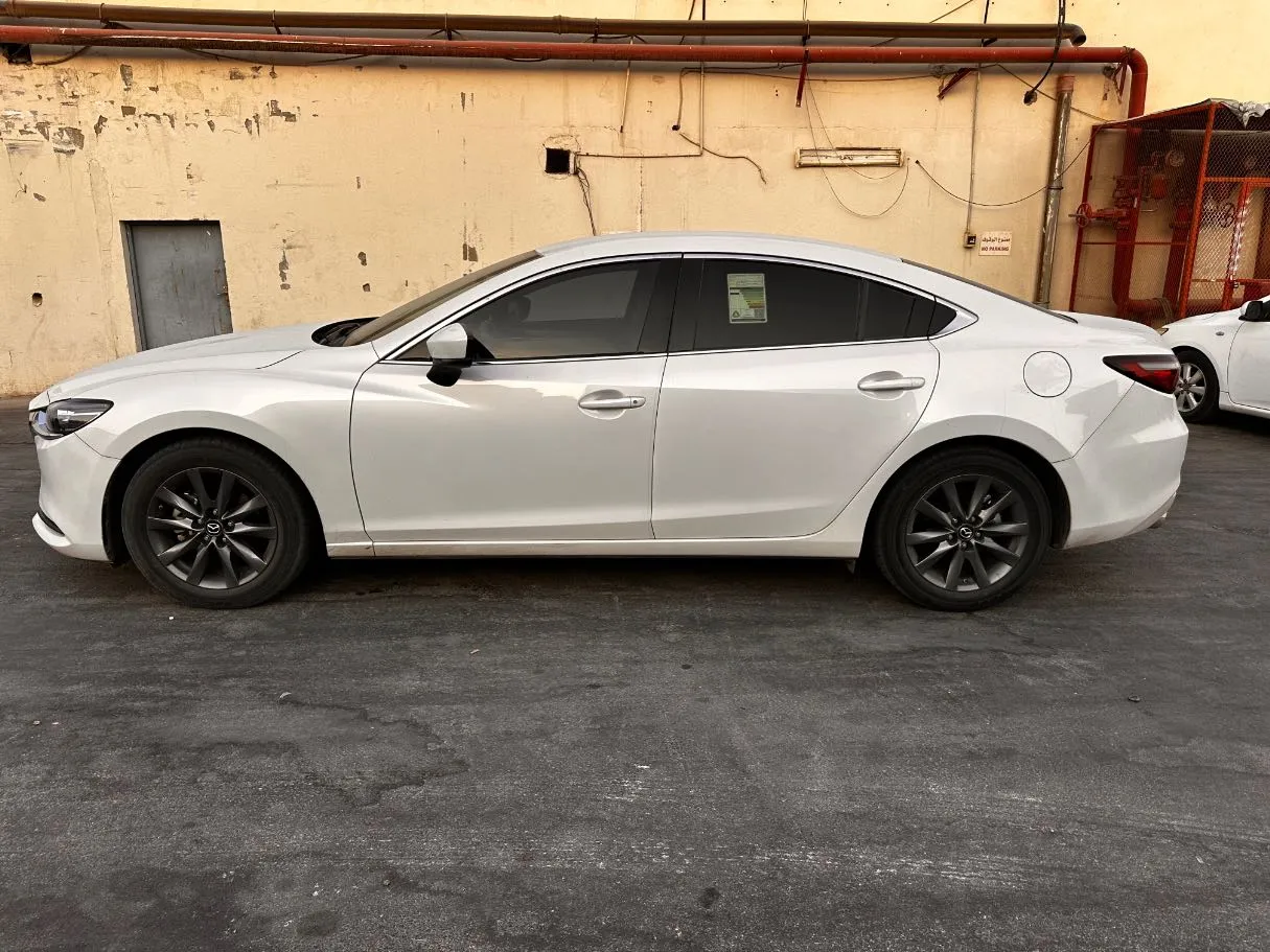 Car image 8