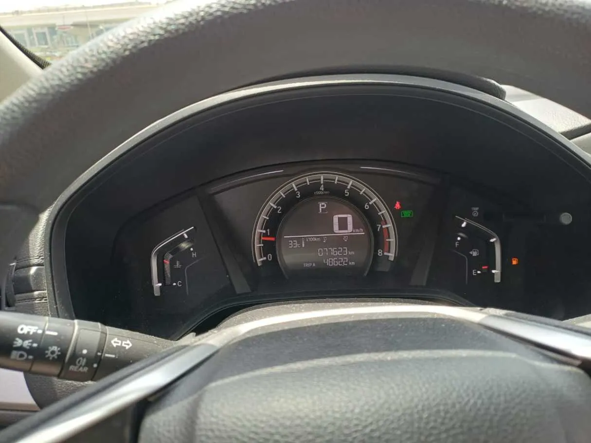 Car image 16