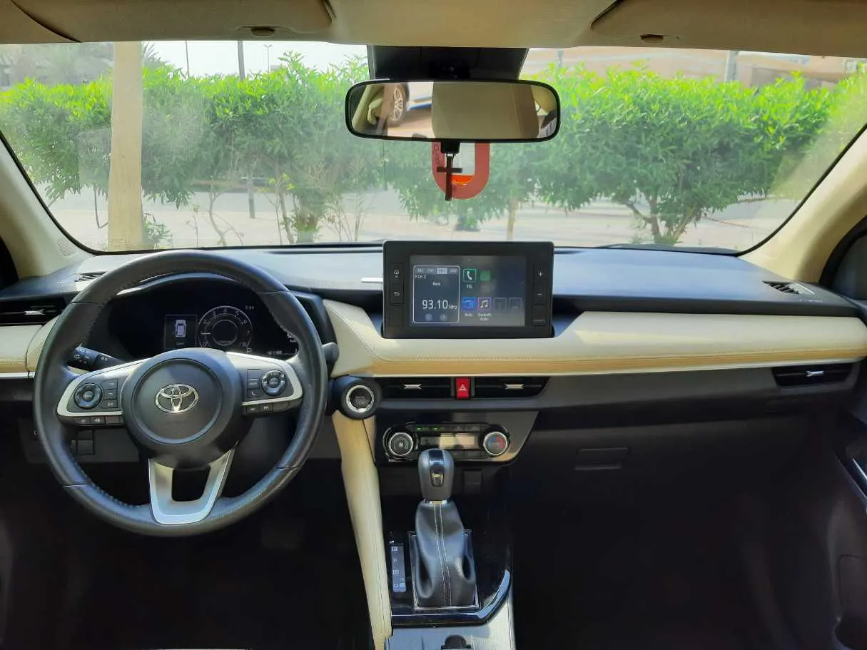 Car image 15