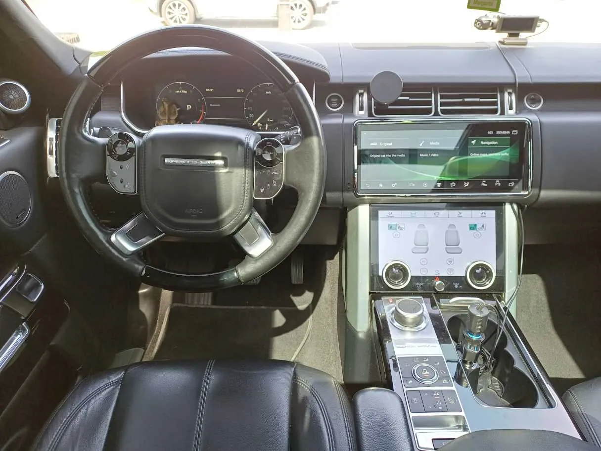 Car image 15