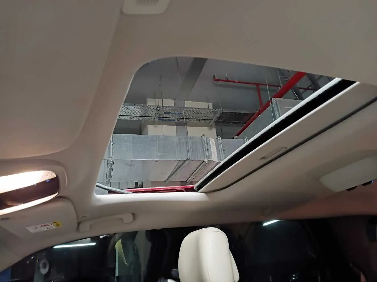 Car image 21