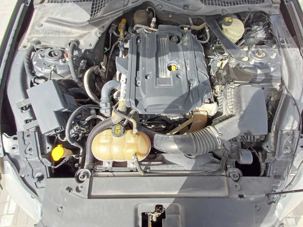 Car image 19