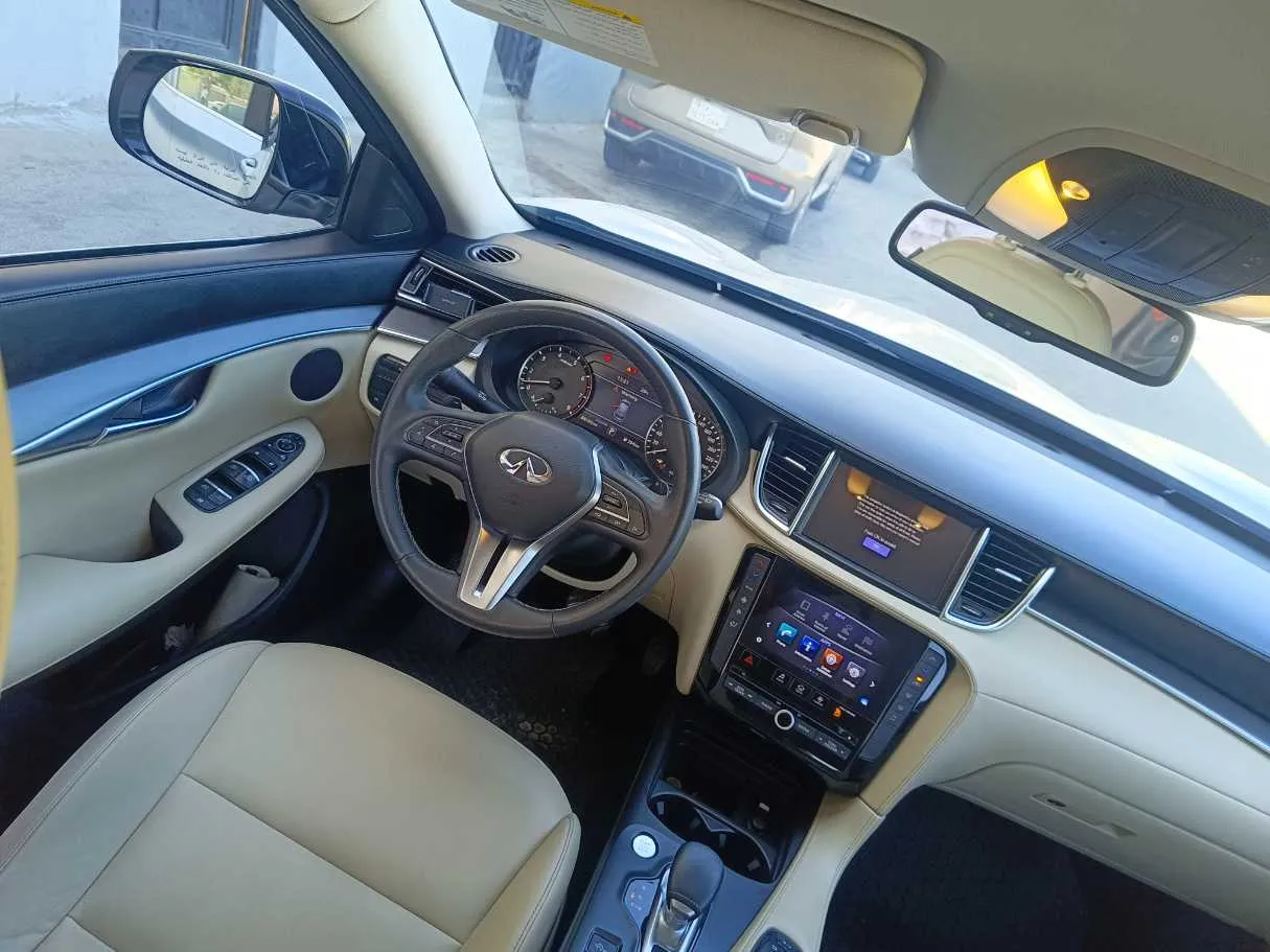 Car image 21