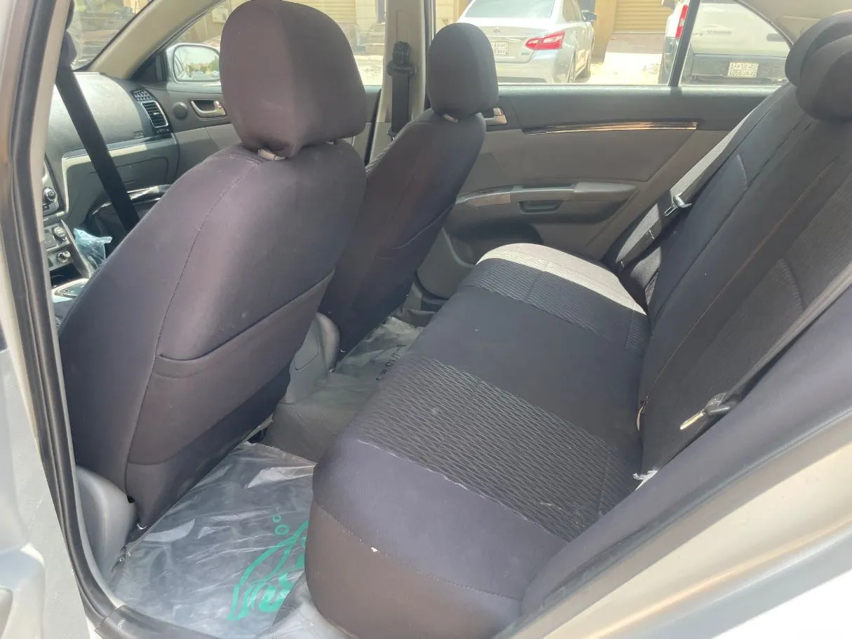 Car image 16