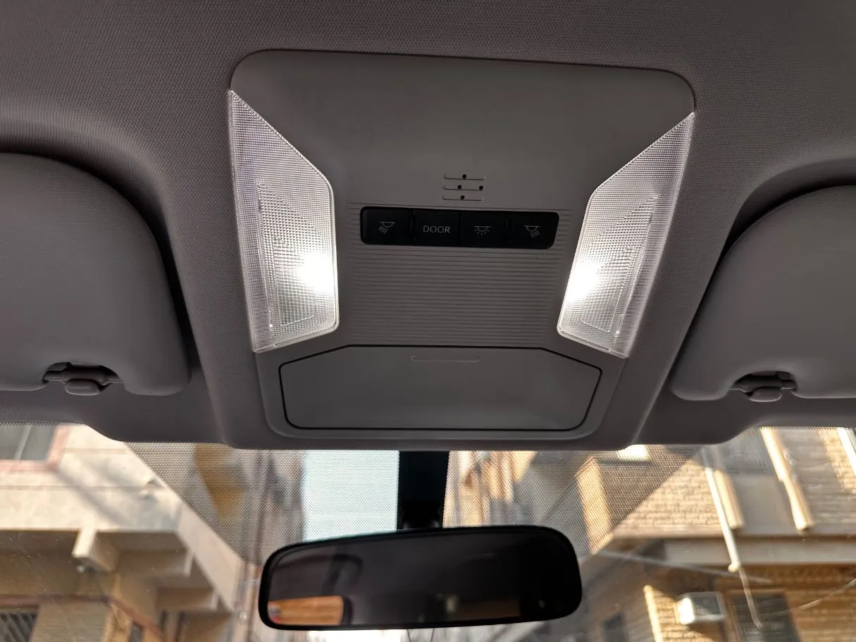 Car image 24