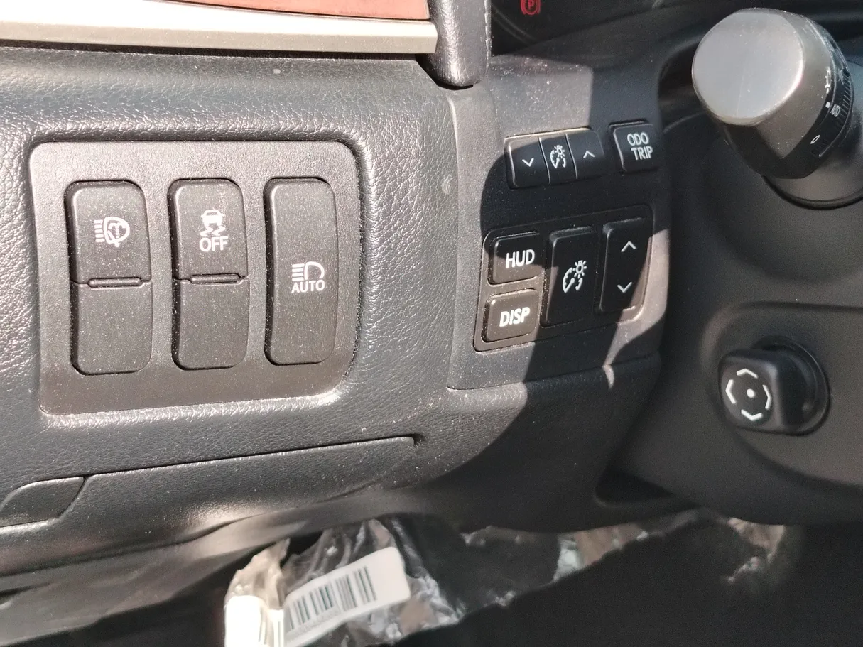 Car image 29
