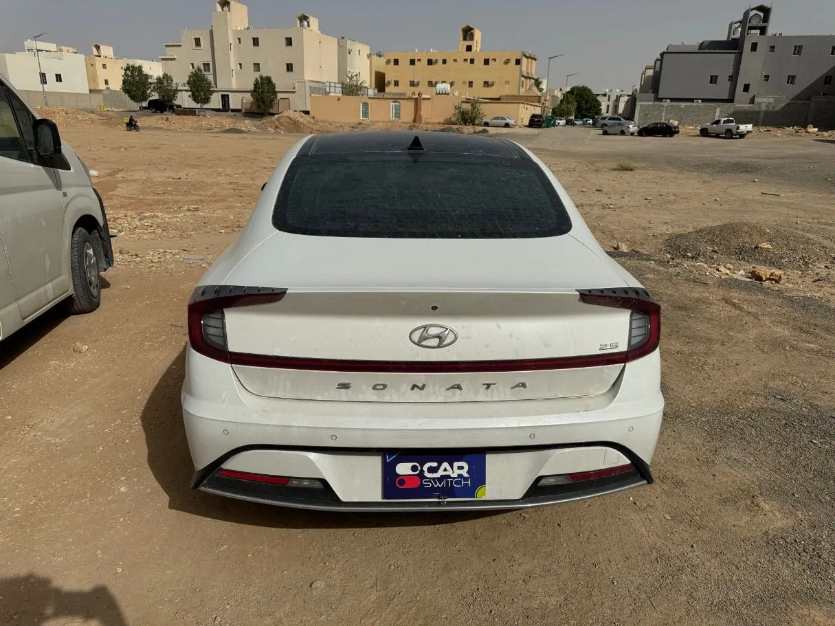 Car image 6