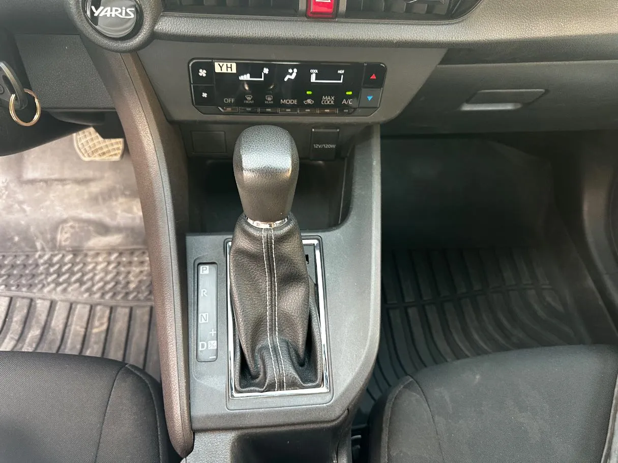 Car image 16
