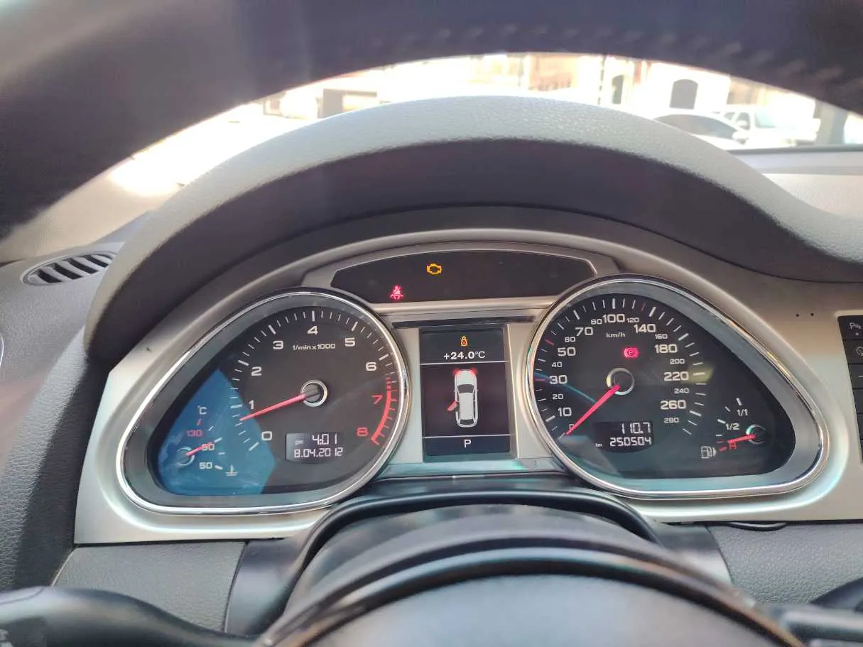 Car image 17