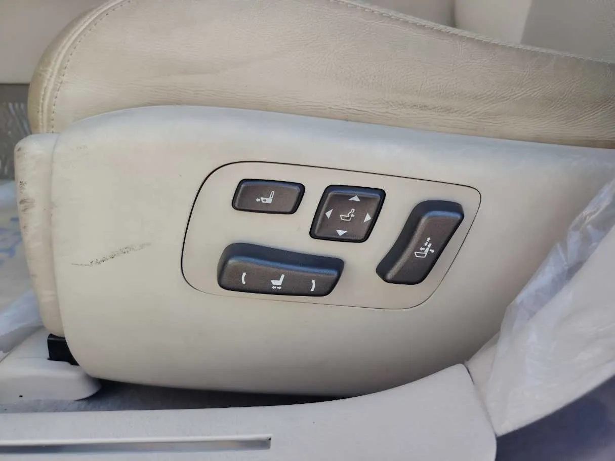 Car image 34