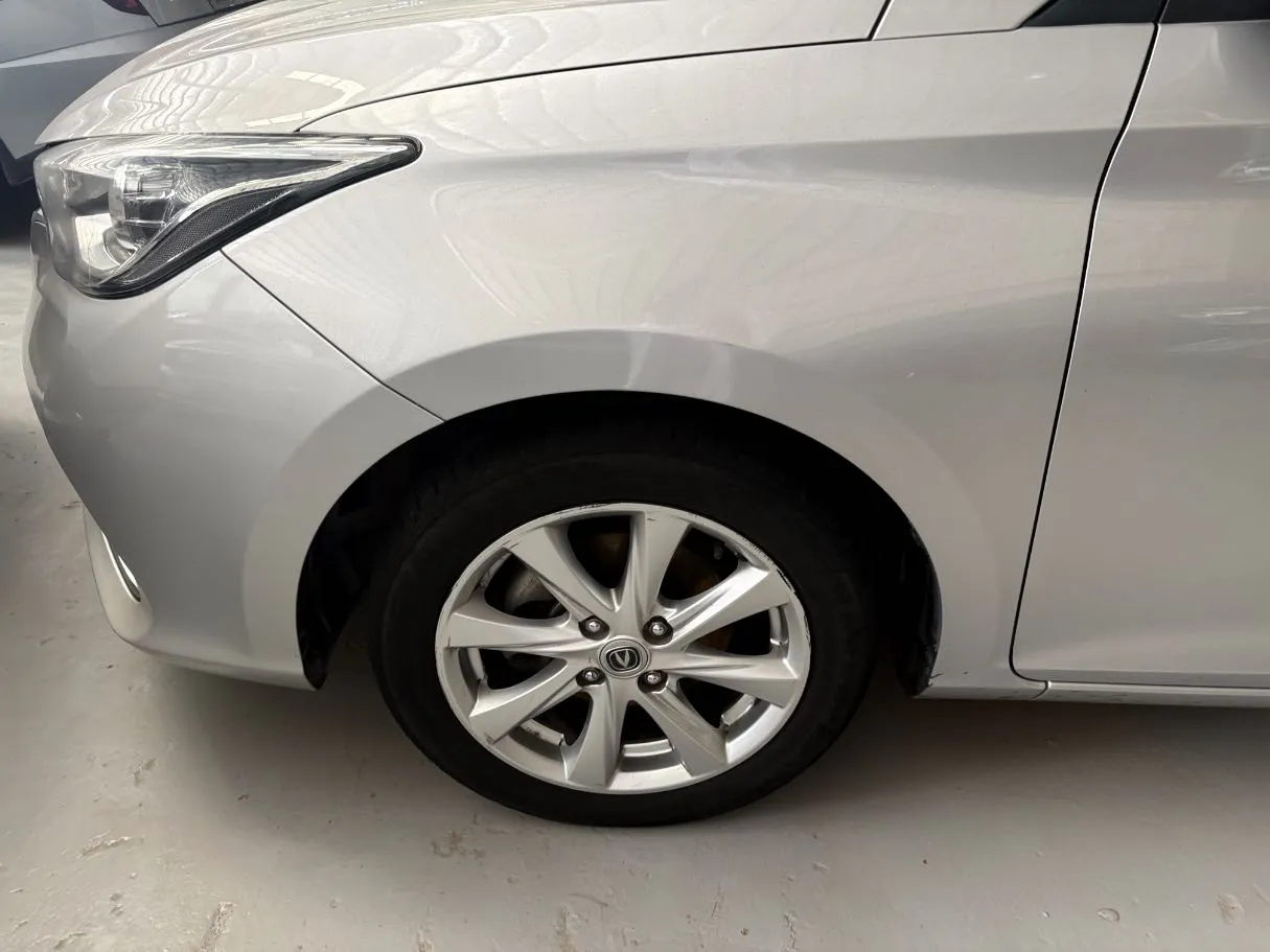 Car image 6