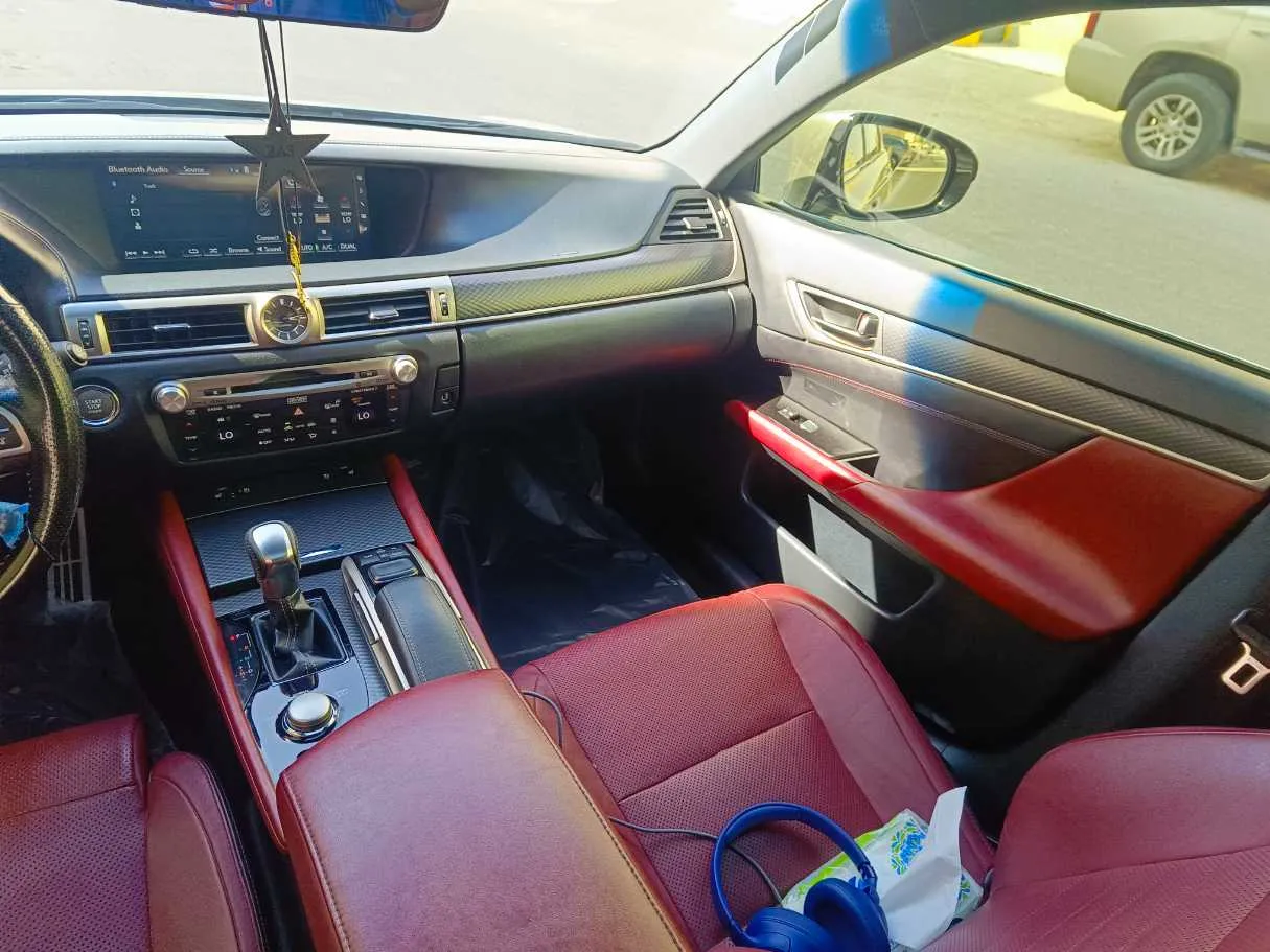 Car image 23