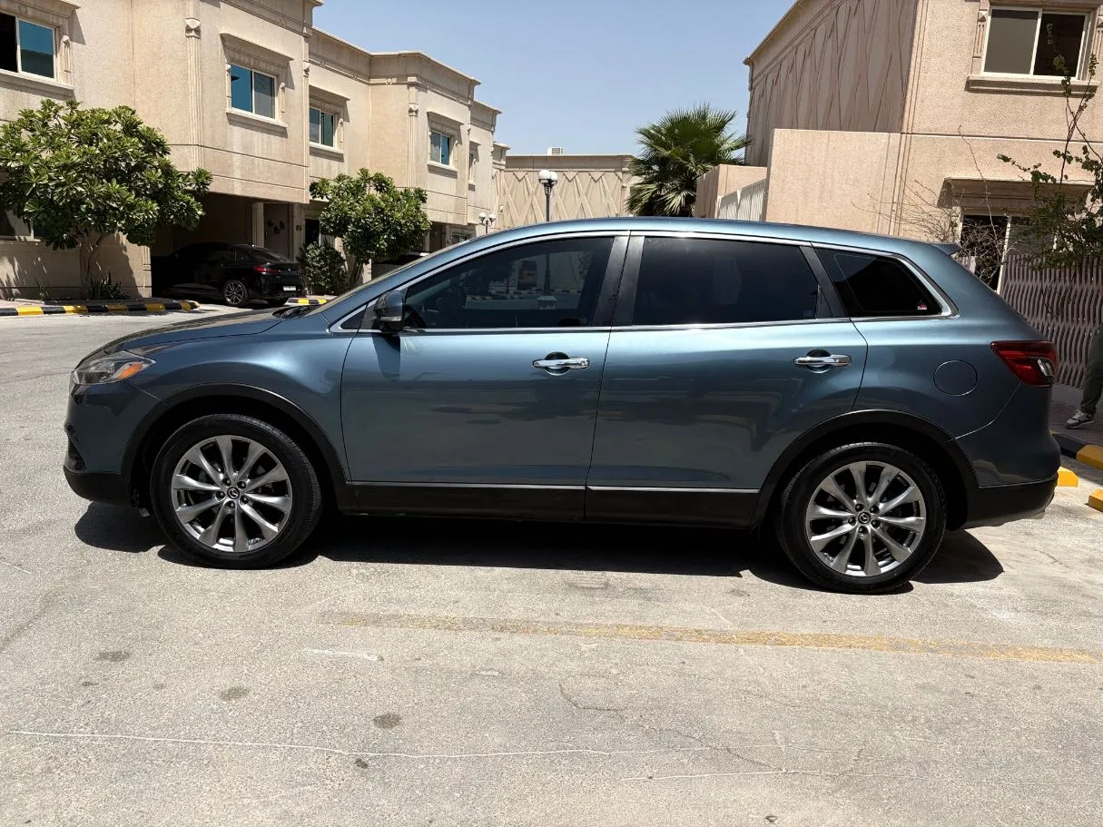 Car image 8
