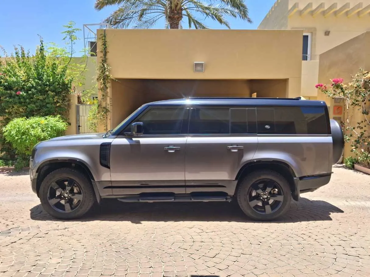 Car image 8
